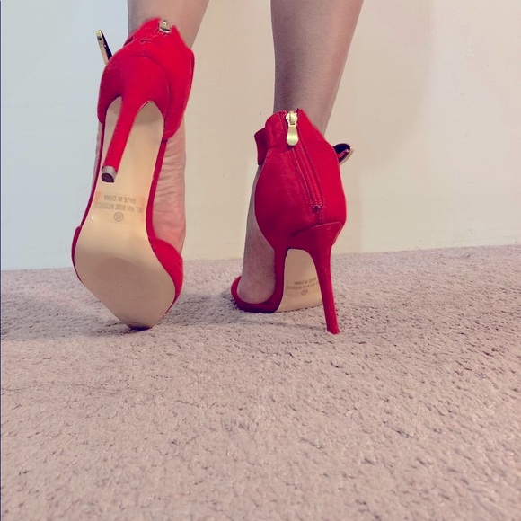 #  velvet red heals - Picture 6 of 6